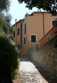 Properties for sale in Italy, on the Italian Rivieras, in the Italian Lakes and Tuscany.